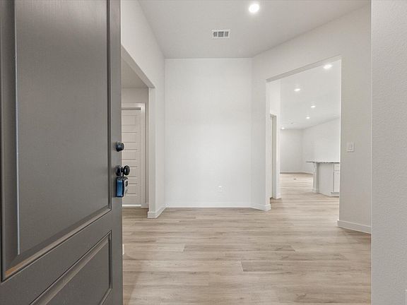 2nd image of 6008 Venita Ave