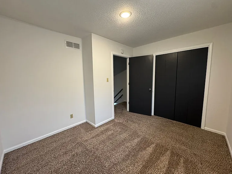 560 N East Park Ln — Photo 28