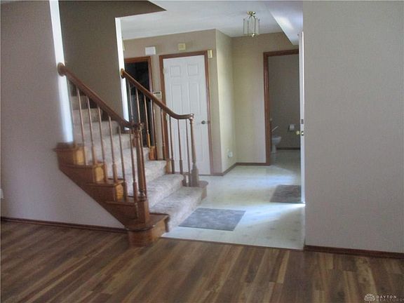 5th image of 8901 Canary Ct