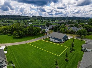 1000 Eagle Point Dr, Loudon, TN 37774