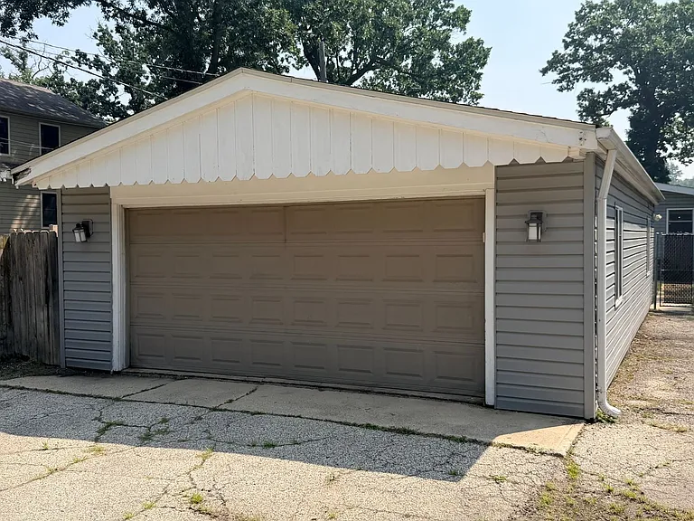 4234 Riverside Dr — Photo 34