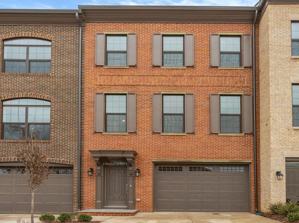 5 Fair Lakes Ct, Fairfax, VA 22033