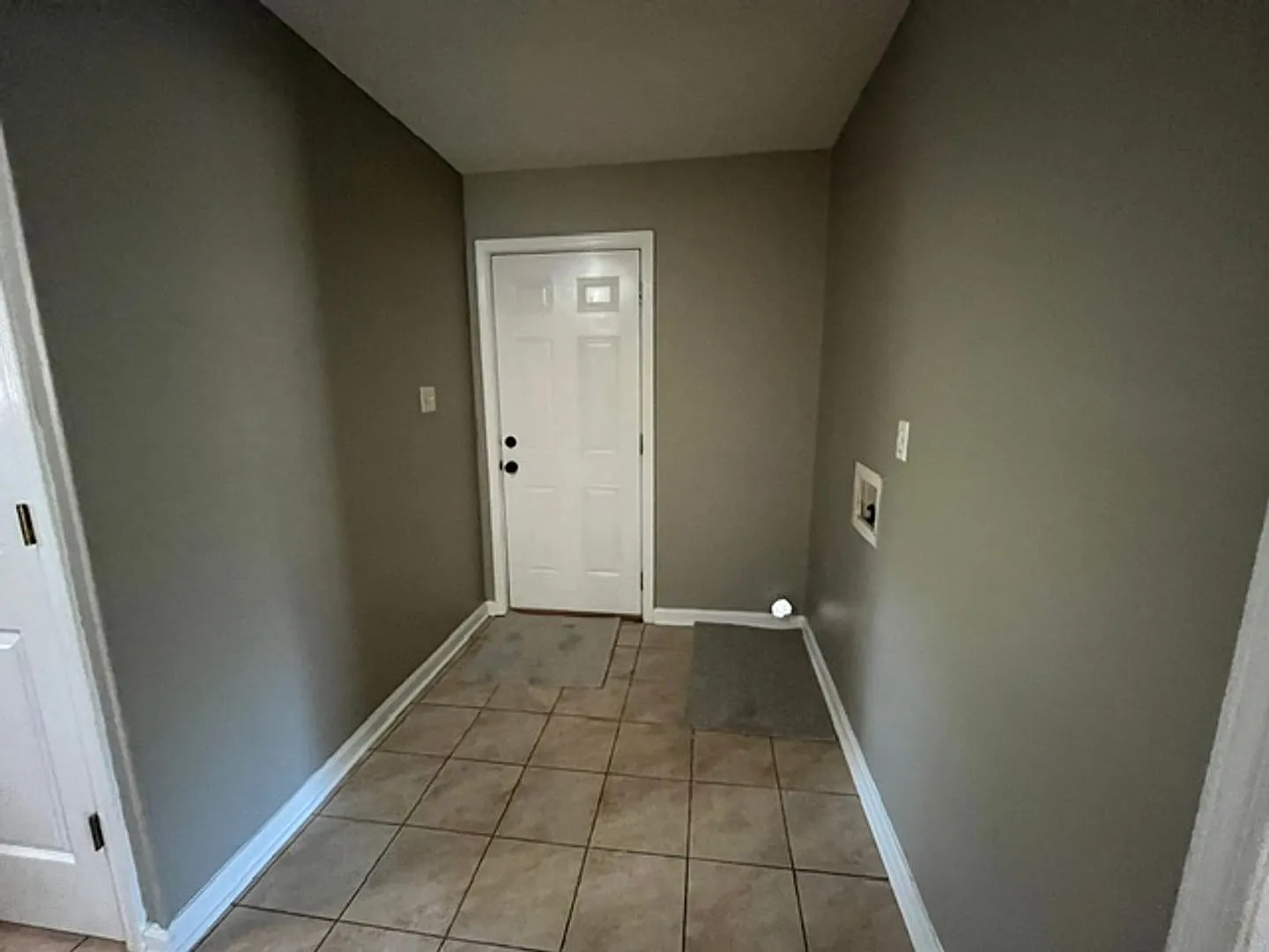 Renovated 3 Bedroom 1 Bath Home for Rent! — Photo 4