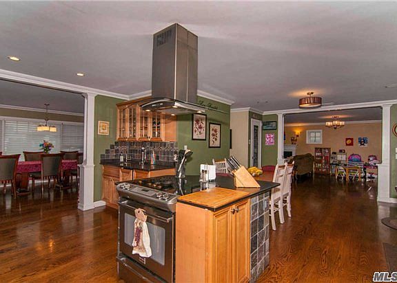 3rd image of 64 Water Ln N