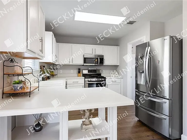 100 David Dr — Photo 8