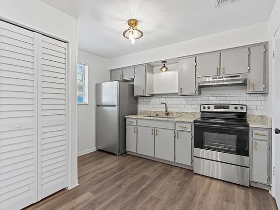2nd image of 3329 Mayflower St #3329