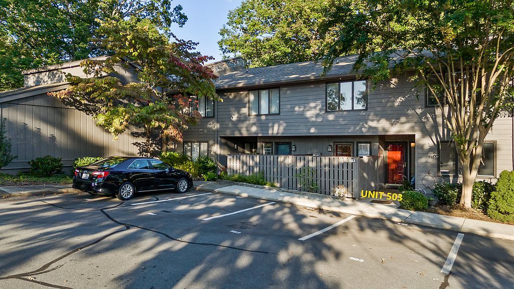 503 Crowfields Ln - Property Image