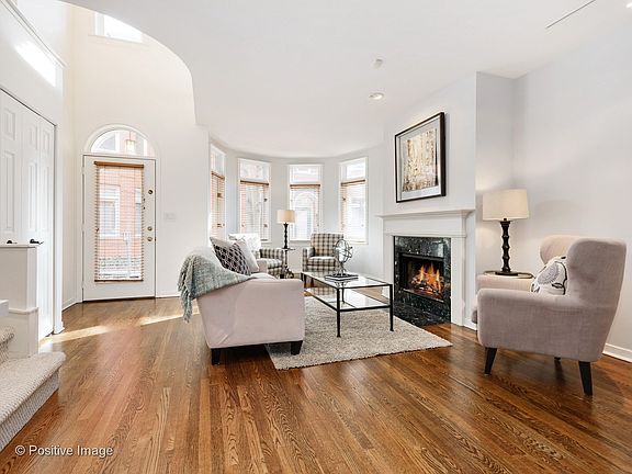 4th image of 2935 N Lakewood Ave #2935