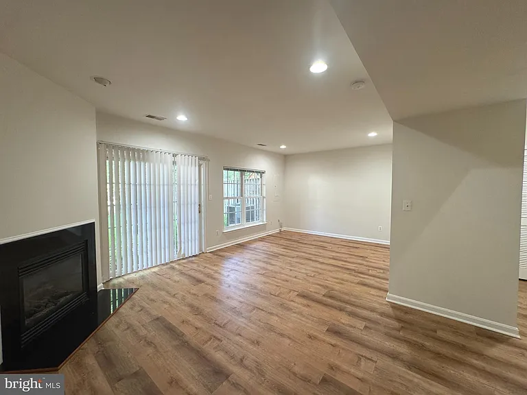 24652 Kings Canyon Sq — Photo 20