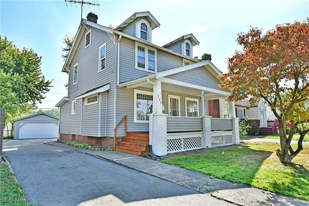 225 Belvedere Ave SE photo 1