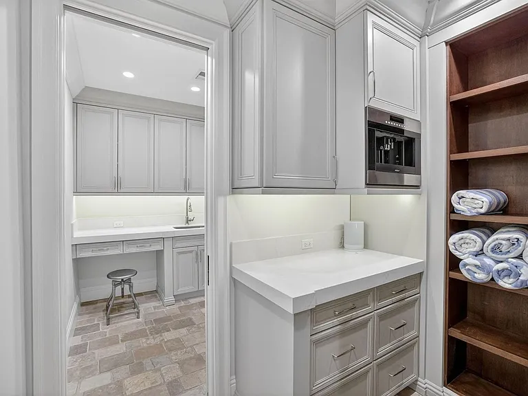 2425 Delmar Pl — Photo 22