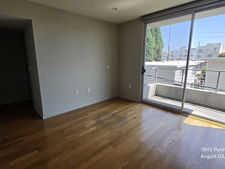 1842 Purdue Ave #105 — Photo 16