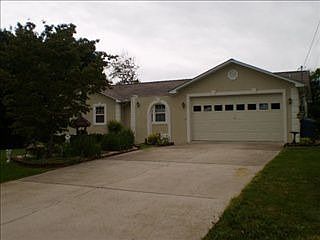 3rd image of 333 Southgate Dr