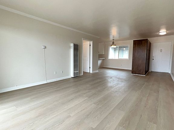 3rd image of 764 W 30th St APT 9