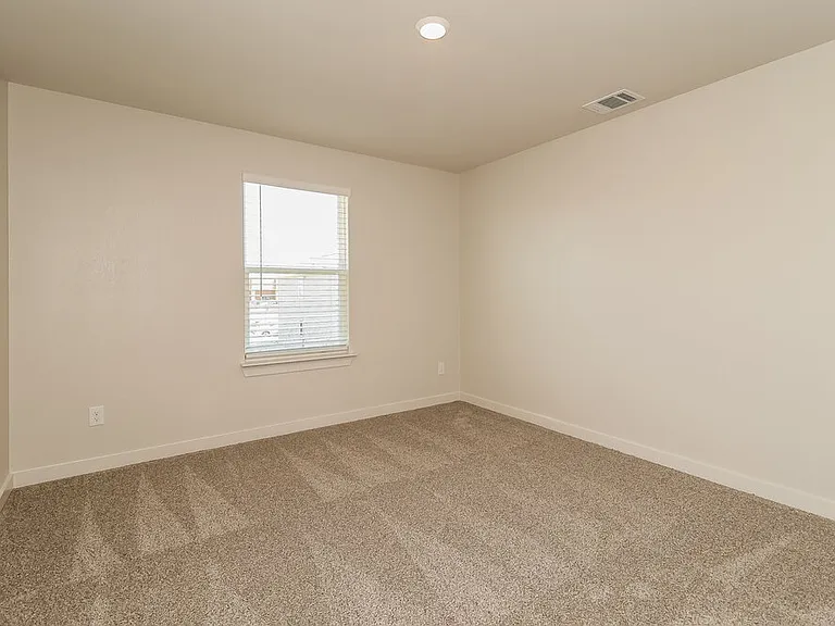 1513 Woodwinds Dr — Photo 17