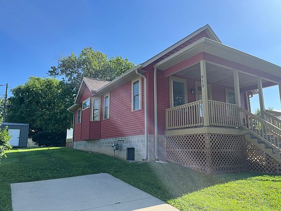 2nd image of 913 N Maple St