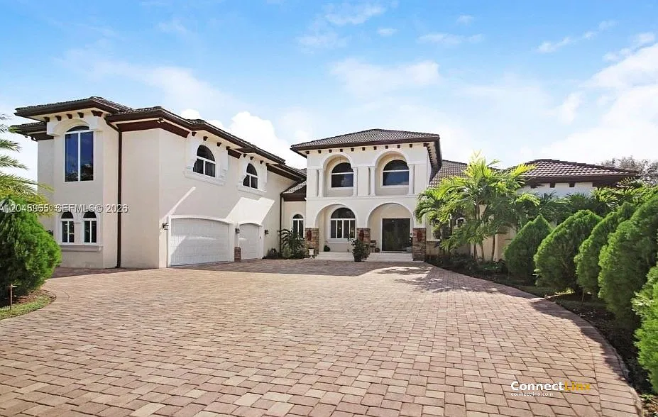 12802 Grand Oaks Dr