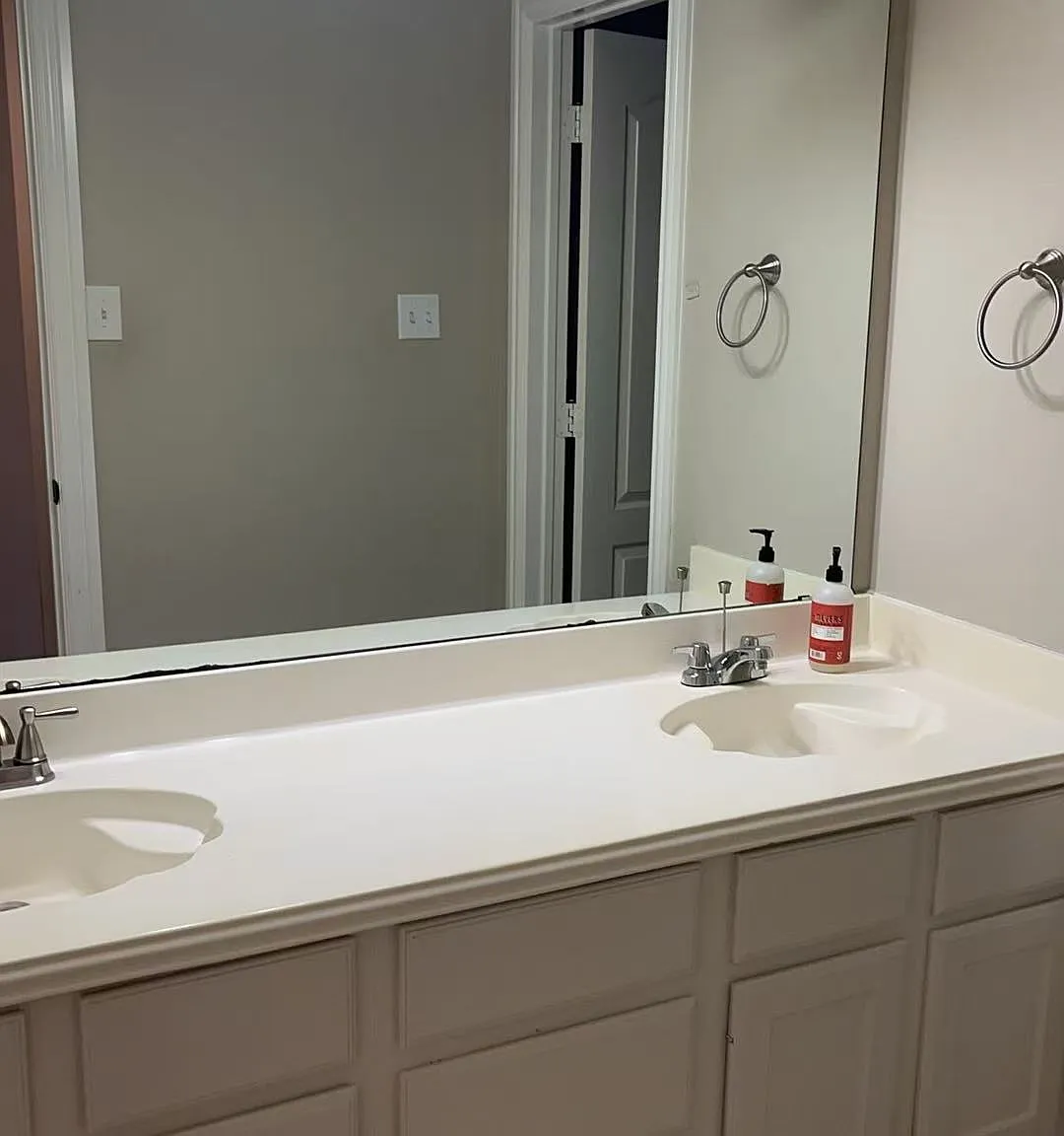 4 bed, 2489 sqft, $3,100 — Photo 3