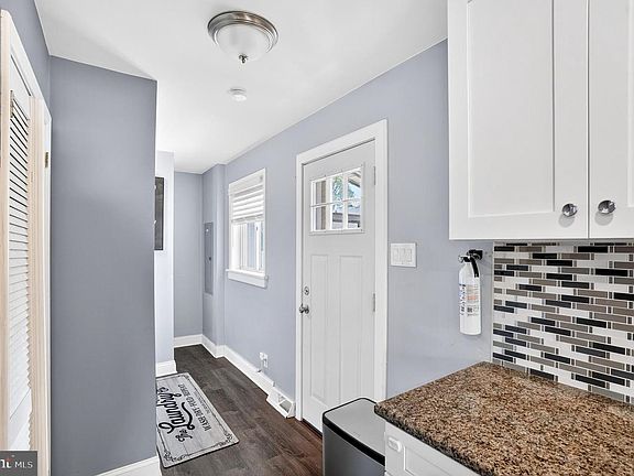 2nd image of 303 E Woodland Ave