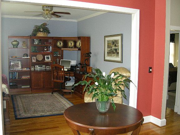 4th image of 740 Loretto Dr