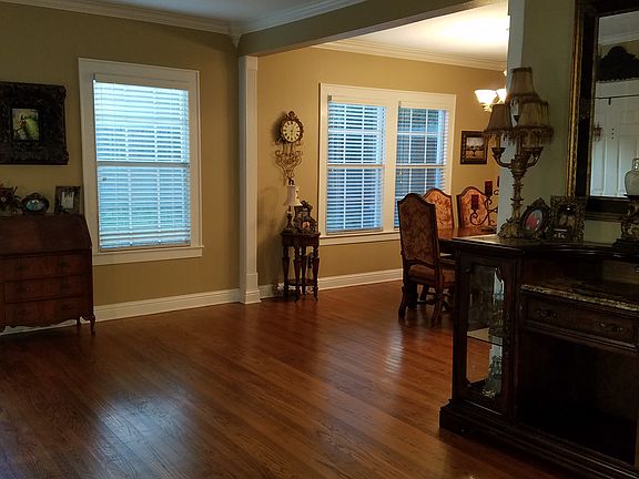 2nd image of 454 Linden St
