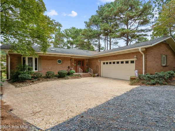 114 Cobblestone Court, West End, NC 27376