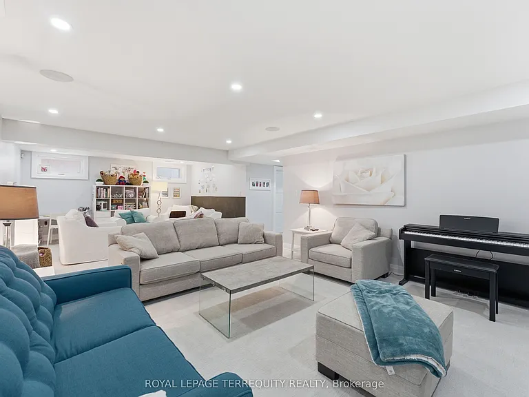 130 Edgecroft Rd — Photo 40