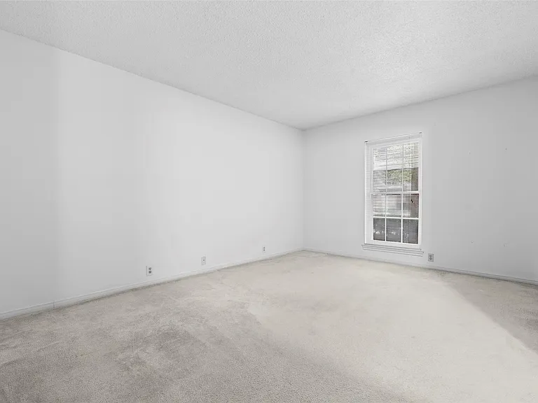 2601 Bellefontaine St #C116 — Photo 4