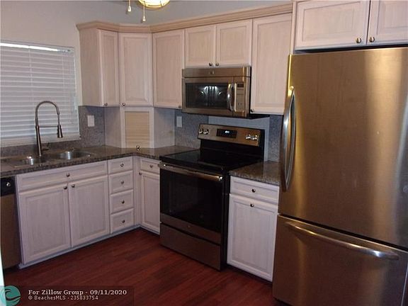2nd image of 3129 N Palm Aire Dr #3129