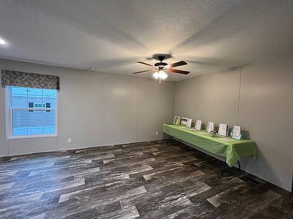 4th image of 619 Pelican Pl