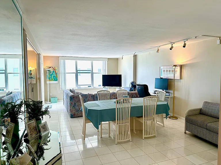 5001 Collins Ave #10G — Photo 2
