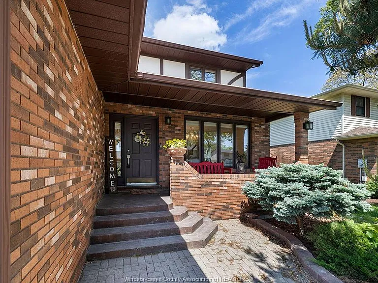 534 Michael Cres — Photo 4