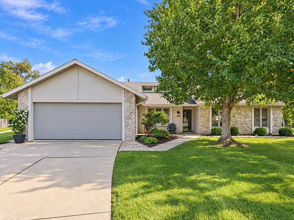 1st image of 8415 Creekside Pl
