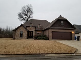 725 Smithfield Dr, Jonesboro, AR 72401