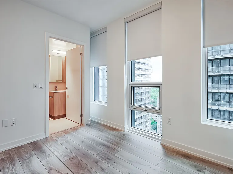 223 Redpath Ave — Photo 100
