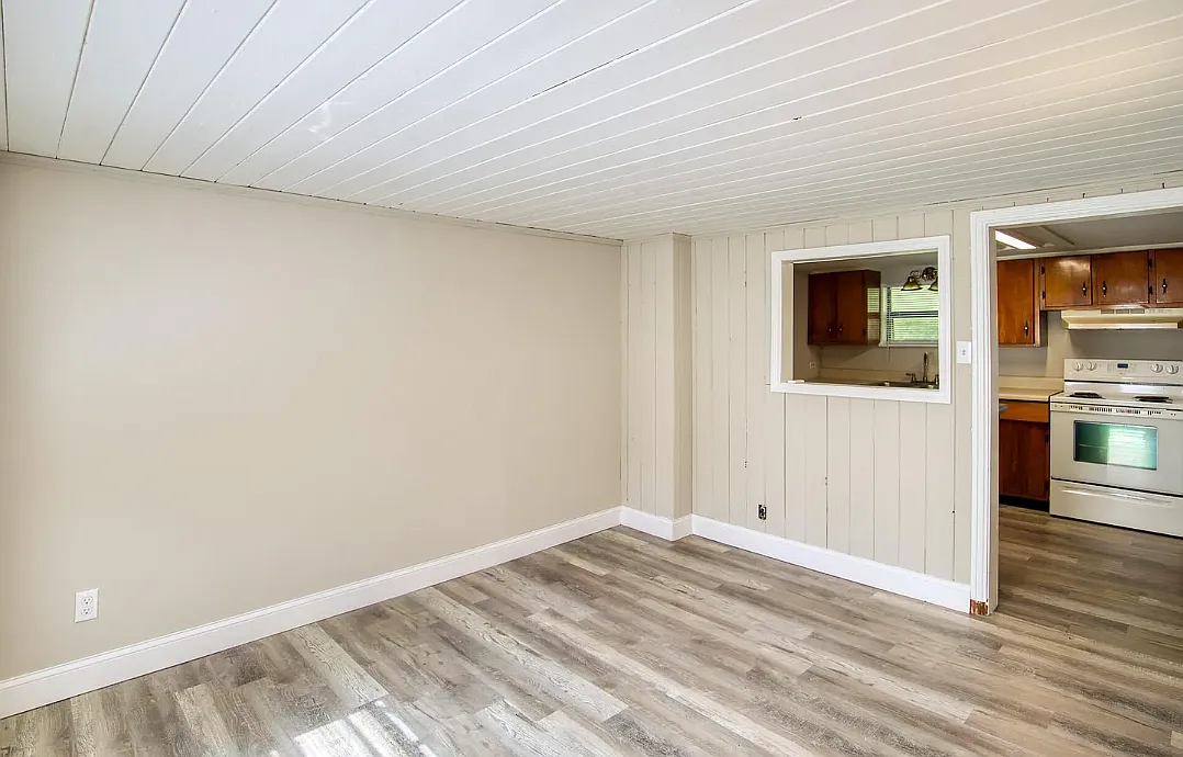 3 bed, 960 sqft, $1,400 — Photo 4