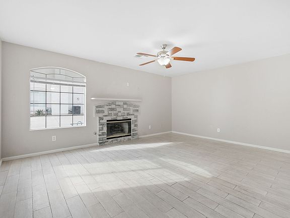 3rd image of 8128 Autumn Star Ave