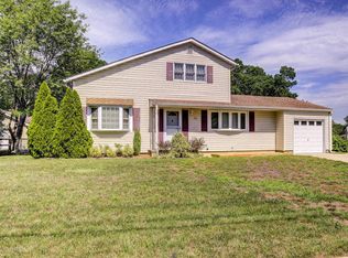 55 Arlyn Dr, Howell, NJ 07731
