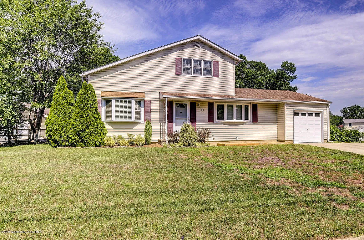 55 Arlyn Dr photo 1