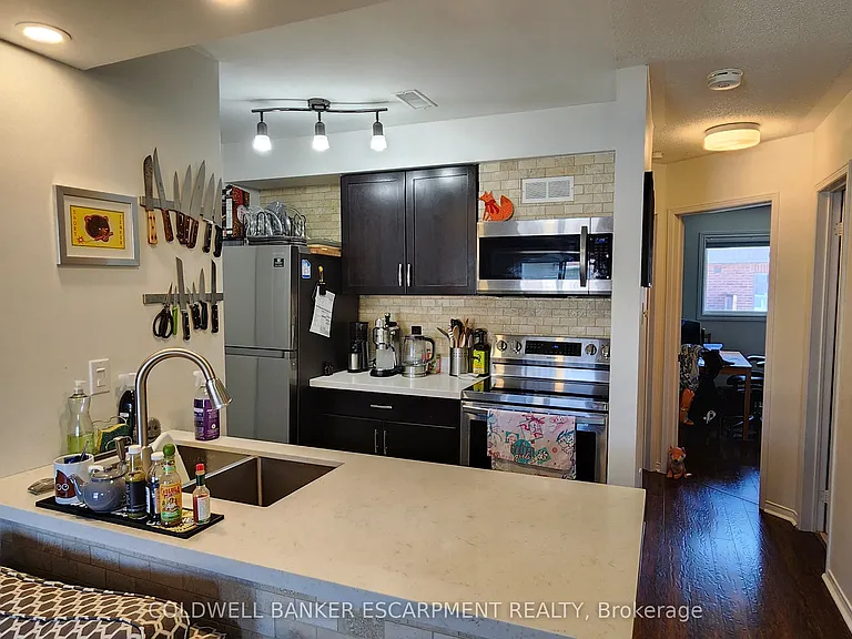 6 A Robert Ln — Photo 8