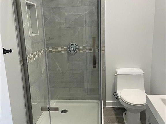 3rd image of 1944 Bedford St #2