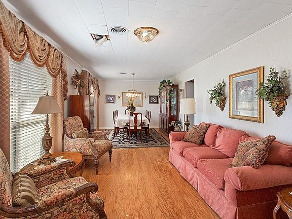 2nd image of 2625 Saint Joseph St