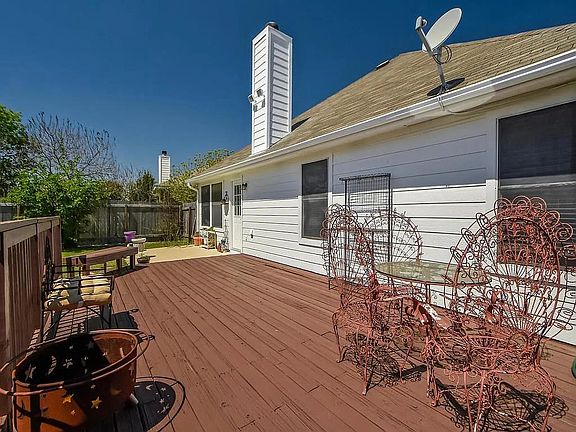 4th image of 17825 Madden Dr