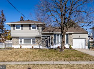 221 Roberts Ave, Bellmawr, NJ 08031