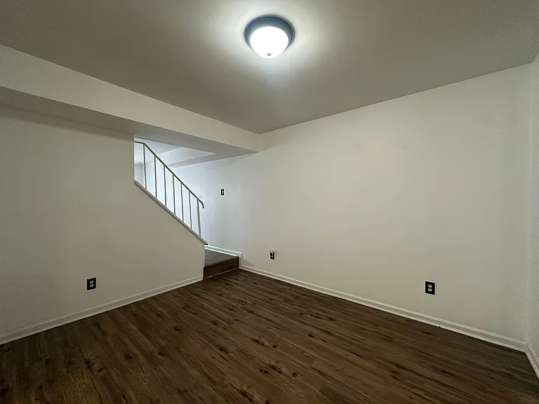 414 Myrtlewood Cir — Photo 9
