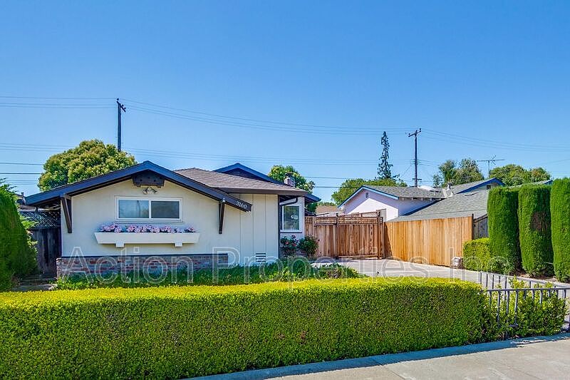 1st image of 3160 Machado Ave