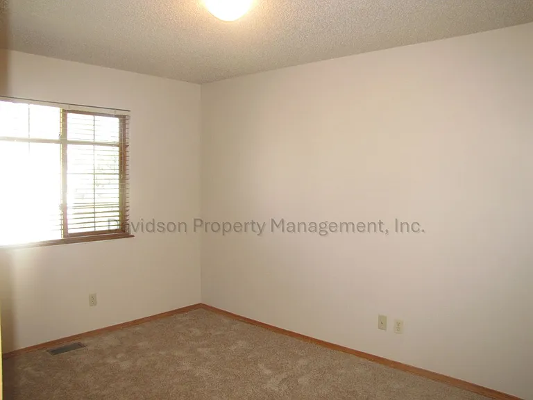 6085 Whirlwind Dr — Photo 11