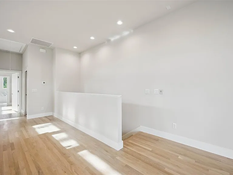 5314 Suez St — Photo 15