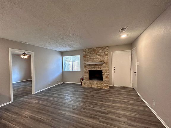 3rd image of 9904 Hundred Oaks Cir #B