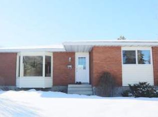 2511 89th St NW #B, Edmonton, AB T6K 2Y8